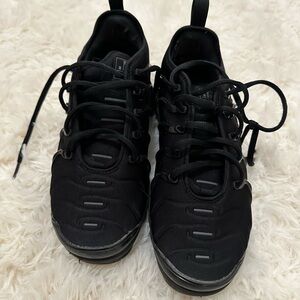 Nike Triple Black Vapor Max Athletic Shoes